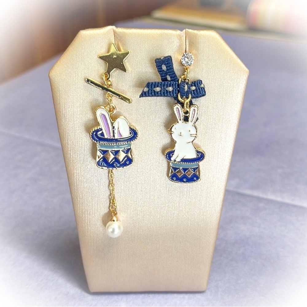 💕Fun Novelty Earrings Magician Rabbit & Hat💕